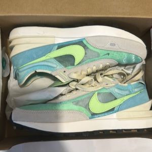 Nike waffle sneakers